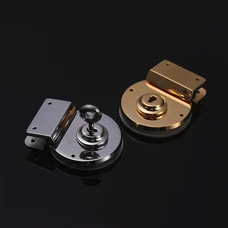 Latch Lock Kelly with key (Chrome)